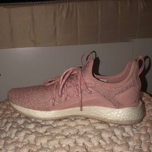 pink knit puma sneakers size 7.5